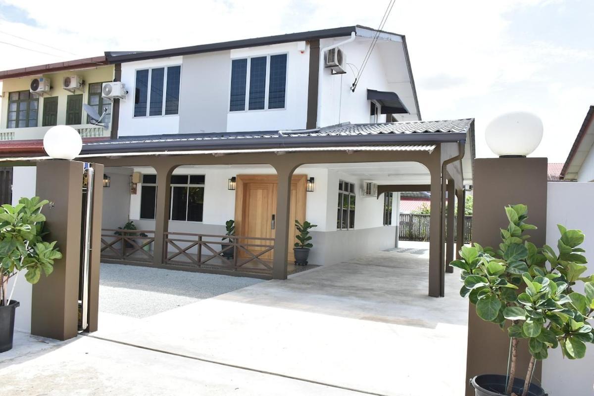 Rain Tree Homestay Bintulu Eksteriør billede