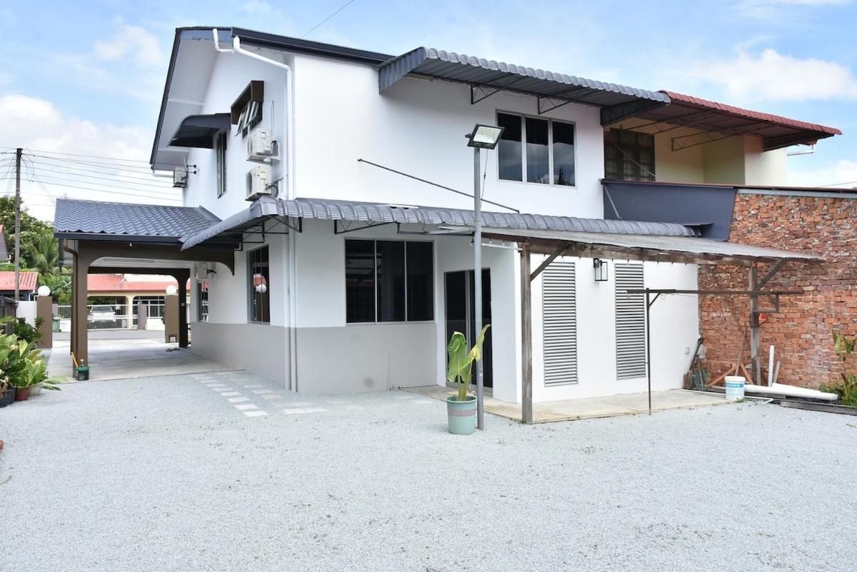 Rain Tree Homestay Bintulu Eksteriør billede