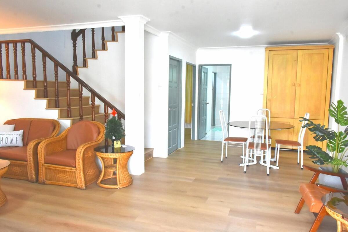 Rain Tree Homestay Bintulu Eksteriør billede